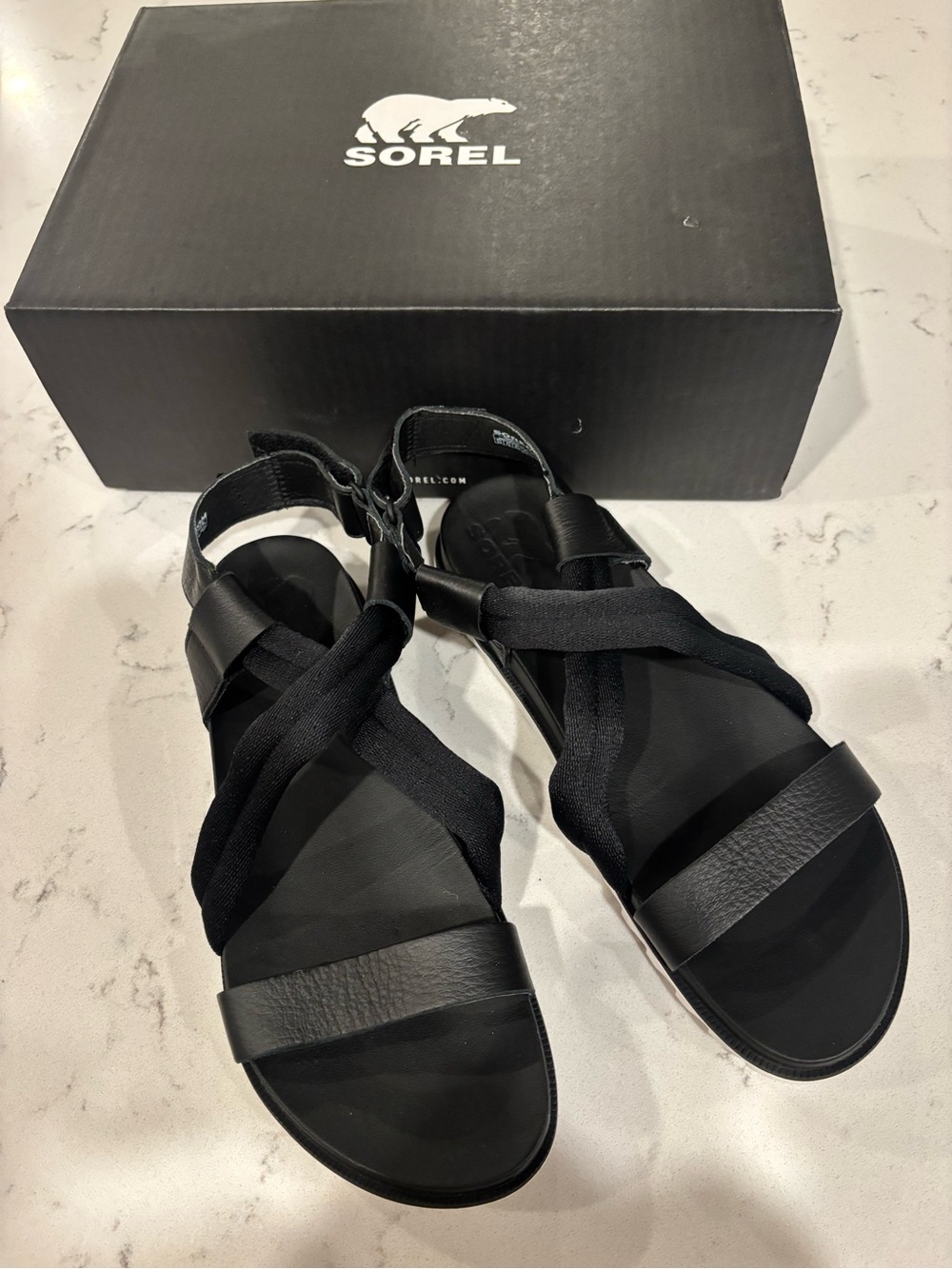 New in box SOREL Women's Black Strappy Roaming Devon Sandal